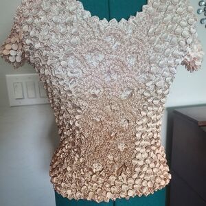 Elegant Gradient Champagne Textured Women's Top